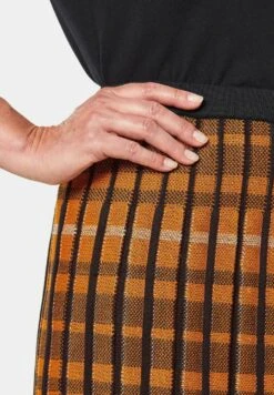 GOLDNER A-Lijn Rok - Amber / Black / Patterned 10 GOLDNER A-Lijn Rok - Amber / Black / Patterned -Only Mode Winkel be024087db1a4f9bb6fe8061eff86170