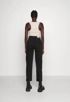 MOTHER Snacks High Waisted Double Stack Hover - Straight Leg Jeans - Smacking Good 8 MOTHER Snacks High Waisted Double Stack Hover - Straight Leg Jeans - Smacking Good -Only Mode Winkel be26840410a74730836be1b468d3bb88