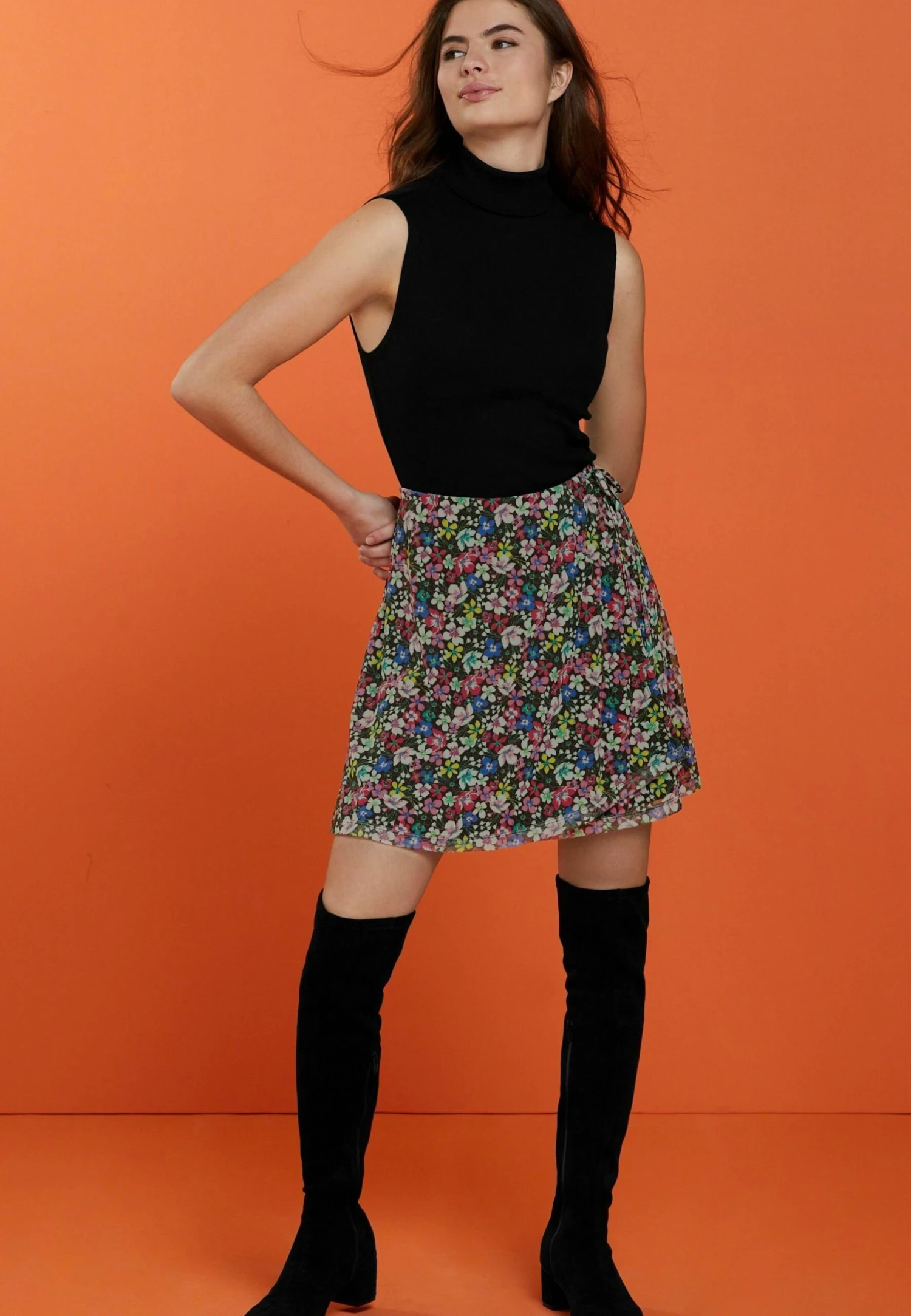 Next Tie DetailStandard - A-Lijn Rok - Black Floral 1 Next Tie DetailStandard - A-Lijn Rok - Black Floral