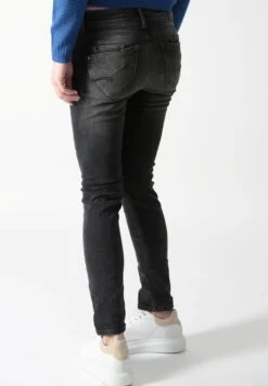 Misty Slim Fit- Slim Fit Jeans - Schwarz 9 Misty Slim Fit- Slim Fit Jeans - Schwarz -Only Mode Winkel c2b128fd599444ac8c838f73cb173f46