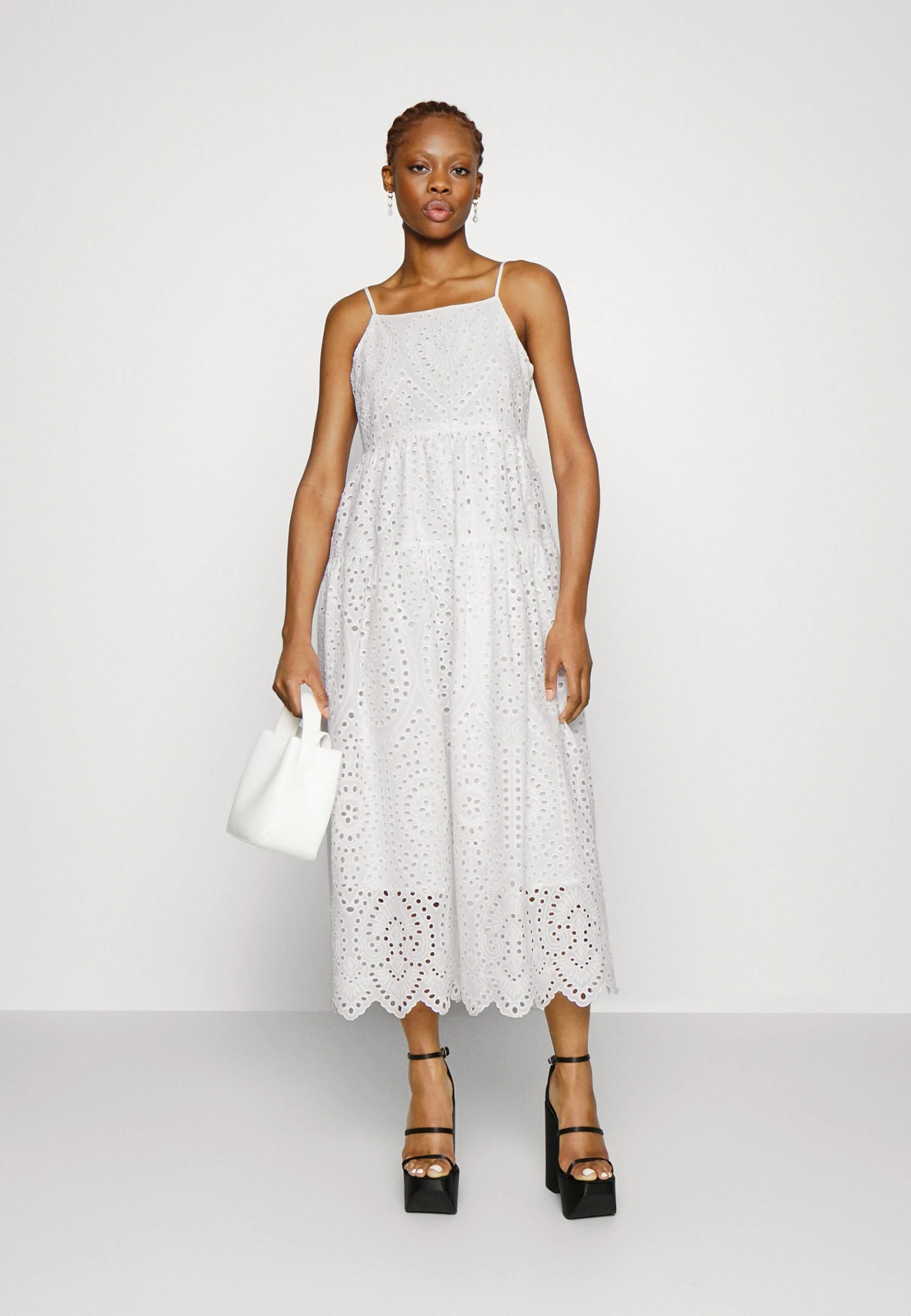 Yasmonica StrapDress- Cocktailjurk - Star White 2 Yasmonica StrapDress- Cocktailjurk - Star White - Afbeelding 2