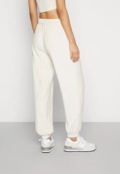 Calvin Klein Jeans Monogram Towelling - Trainingsbroek - Eggshell -Only Mode Winkel c3fbd2a7a0194acc89dcc47c00e7928d