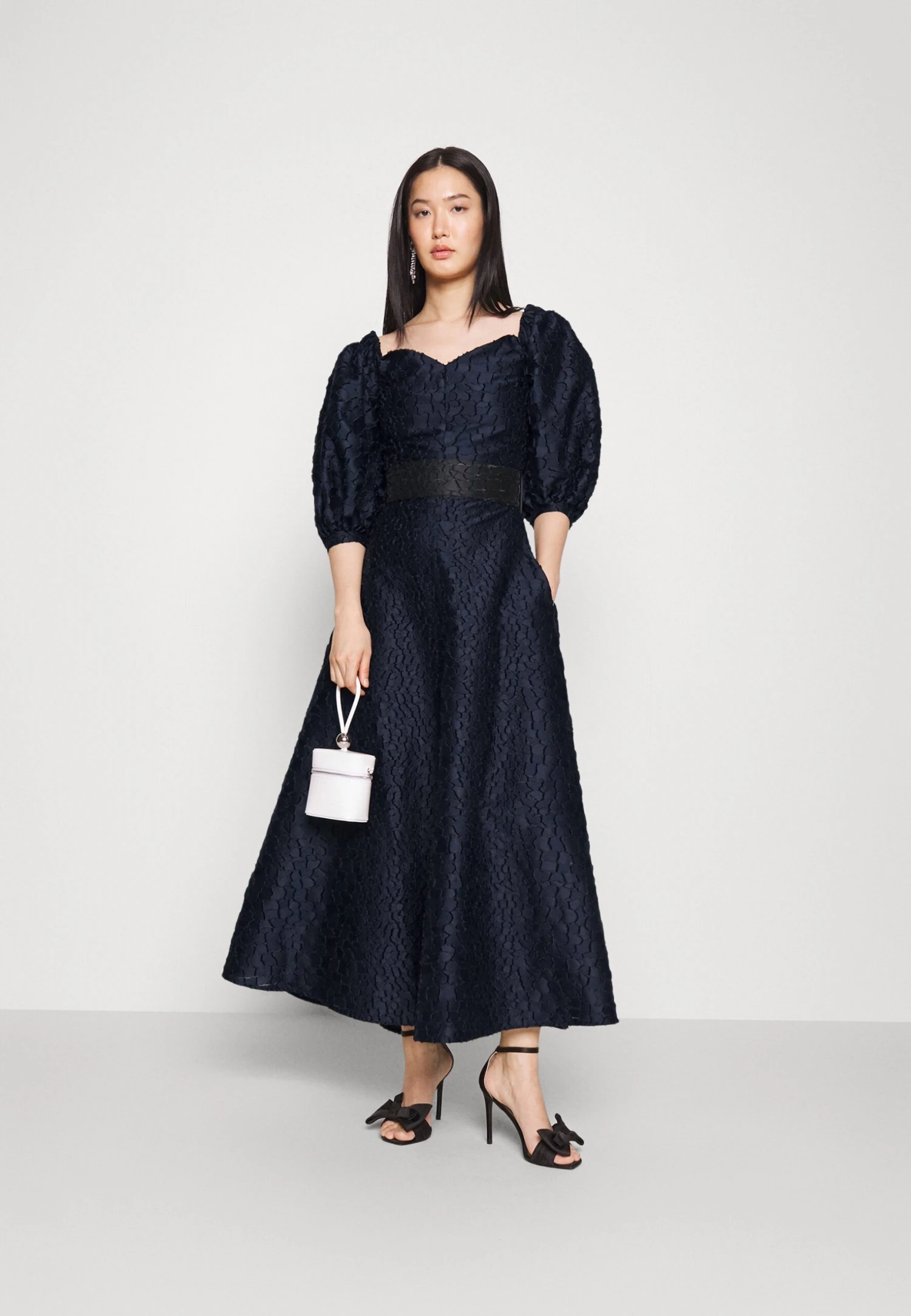 The Rosanna Dress - Cocktailjurk - Navy 2 The Rosanna Dress - Cocktailjurk - Navy - Afbeelding 2