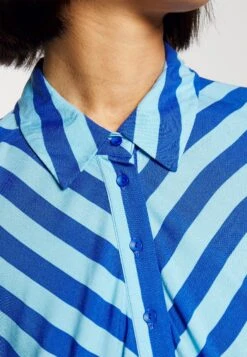 Yassavanna Long Shirt Dress- Maxi-Jurk - Alaskan Blue 11 Yassavanna Long Shirt Dress- Maxi-Jurk - Alaskan Blue -Only Mode Winkel c43daa1acfbc44c4bfa87fa645081ce9