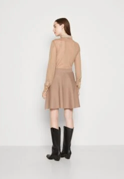 YAS Fonny Hw Noos - A-Lijn Rok - Fungi 8 YAS Fonny Hw Noos - A-Lijn Rok - Fungi -Only Mode Winkel c4ce568e6bed40d0af9c2cb5ea419247