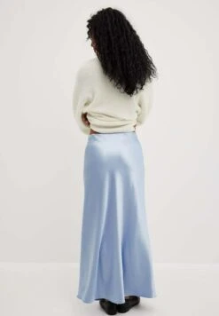 NA-KD Maxirok - Dusty Light Blue -Only Mode Winkel c50da1802a384b19adfd3ad1651cb341