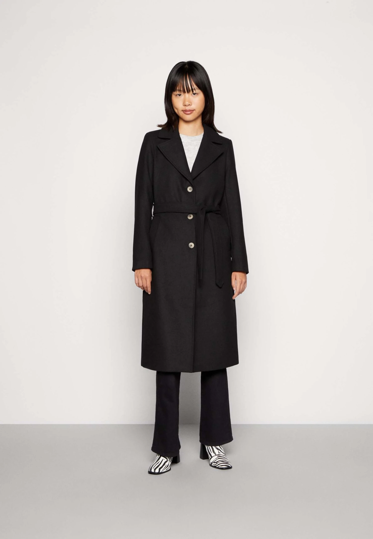 Pieces Pcjosie- Mantel - Black 1 Pieces Pcjosie- Mantel - Black