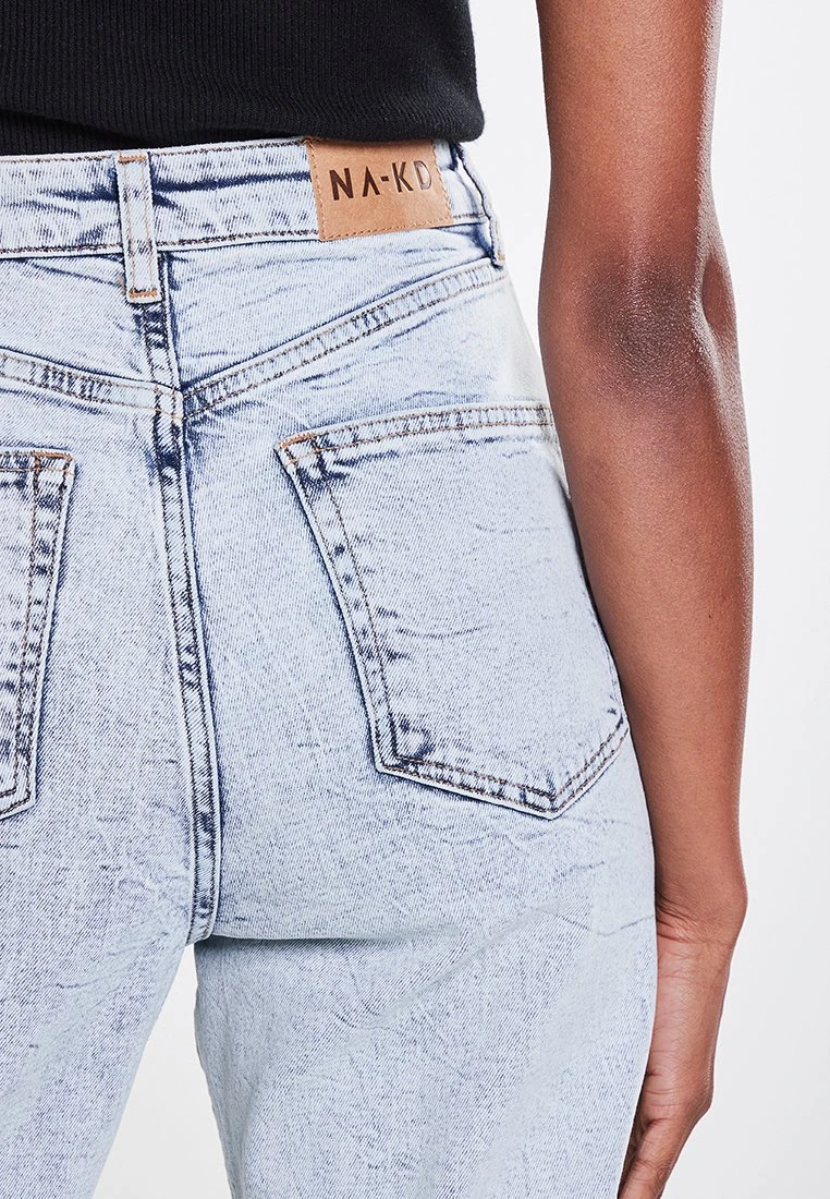 NA-KD Jeans Tapered Fit - Acid Blue 5 NA-KD Jeans Tapered Fit - Acid Blue - Afbeelding 5