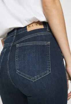 NA-KD Skinny High Waist Open Hem - Jeans Skinny Fit - Dark Blue 11 NA-KD Skinny High Waist Open Hem - Jeans Skinny Fit - Dark Blue -Only Mode Winkel c989fd8d1e7b49d19692d436f191dc2b