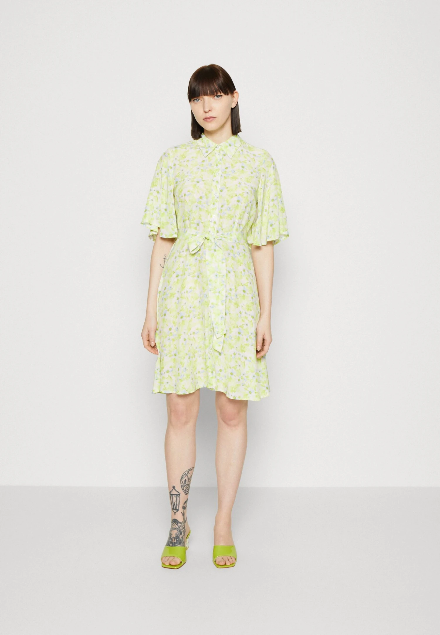 Selected Femme Slfteresa Short Shirt Dress - Blousejurk - Sharp Green 1 Selected Femme Slfteresa Short Shirt Dress - Blousejurk - Sharp Green