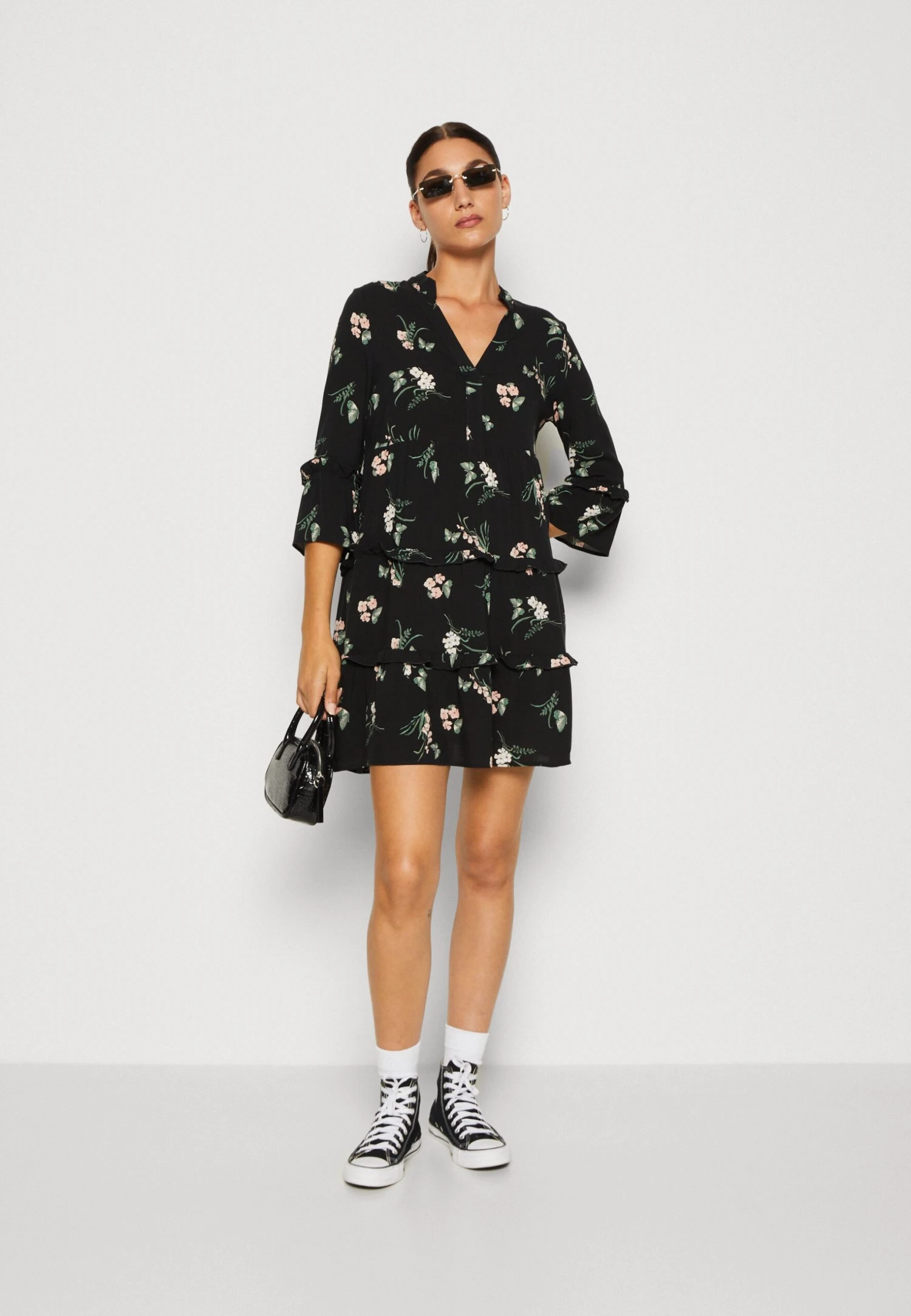 Vero Moda Vmeasy Short Dress- Jurk - Black/Ann 2 Vero Moda Vmeasy Short Dress- Jurk - Black/Ann - Afbeelding 2