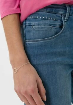 BRAX Style Shakira S - Jeans Tapered Fit - Used Summer Blue -Only Mode Winkel cba8d8f435ef47168bd15d42b8d30f1b