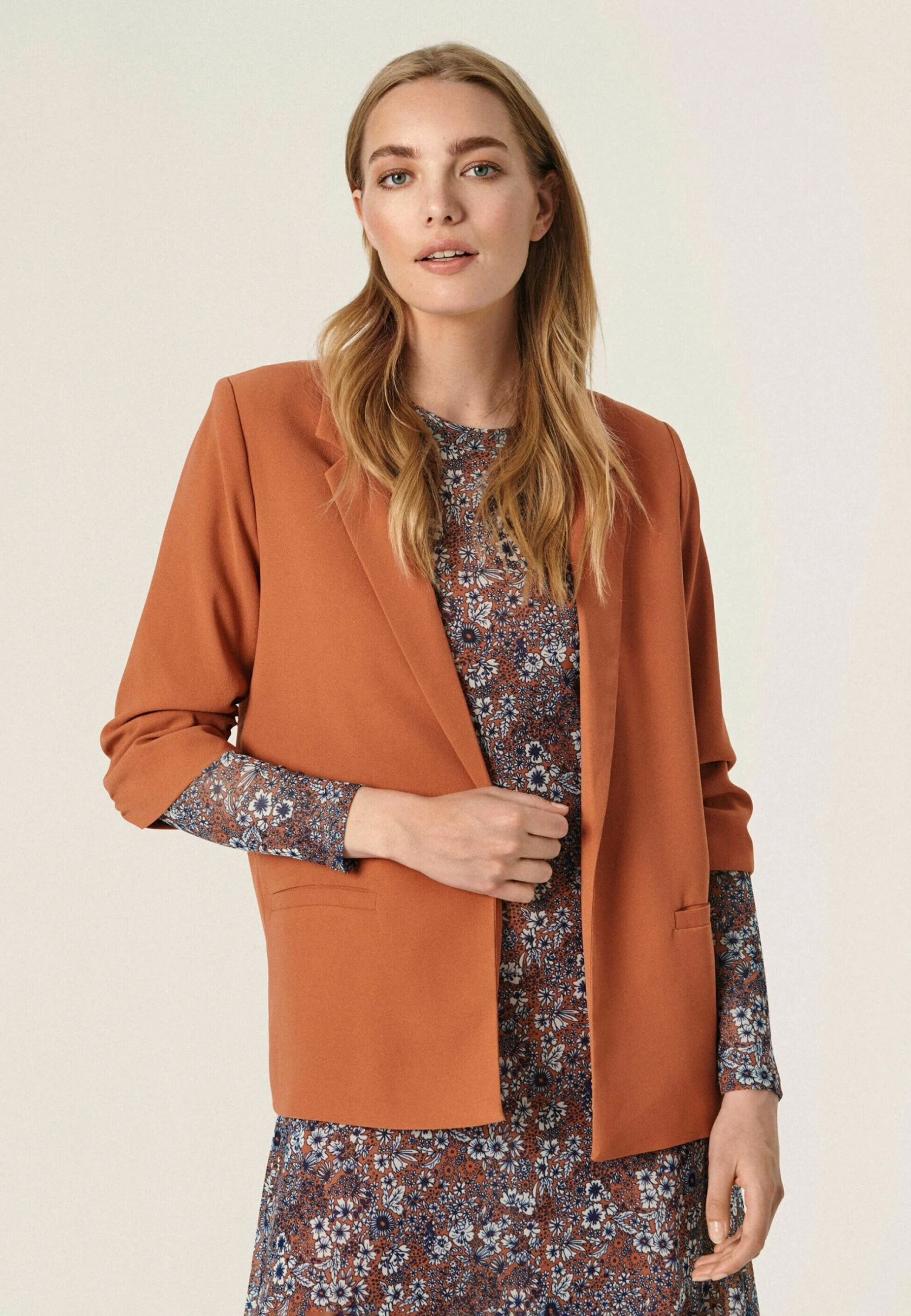 Soaked In Luxury Shirley- Halflange Jas - Amber Brown 1 Soaked In Luxury Shirley- Halflange Jas - Amber Brown