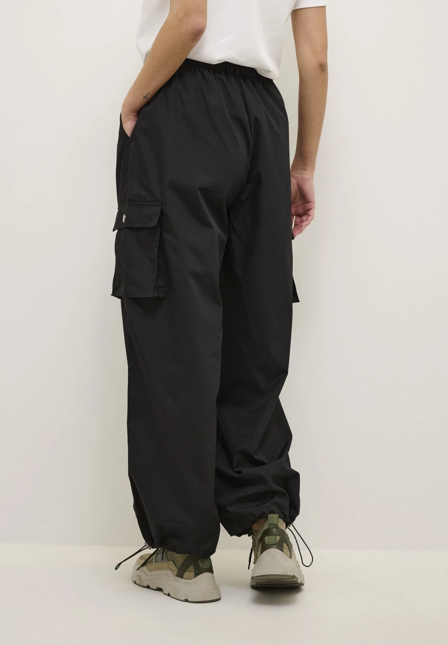 Culture Cujoanna - Cargobroek - Black 3 Culture Cujoanna - Cargobroek - Black - Afbeelding 3