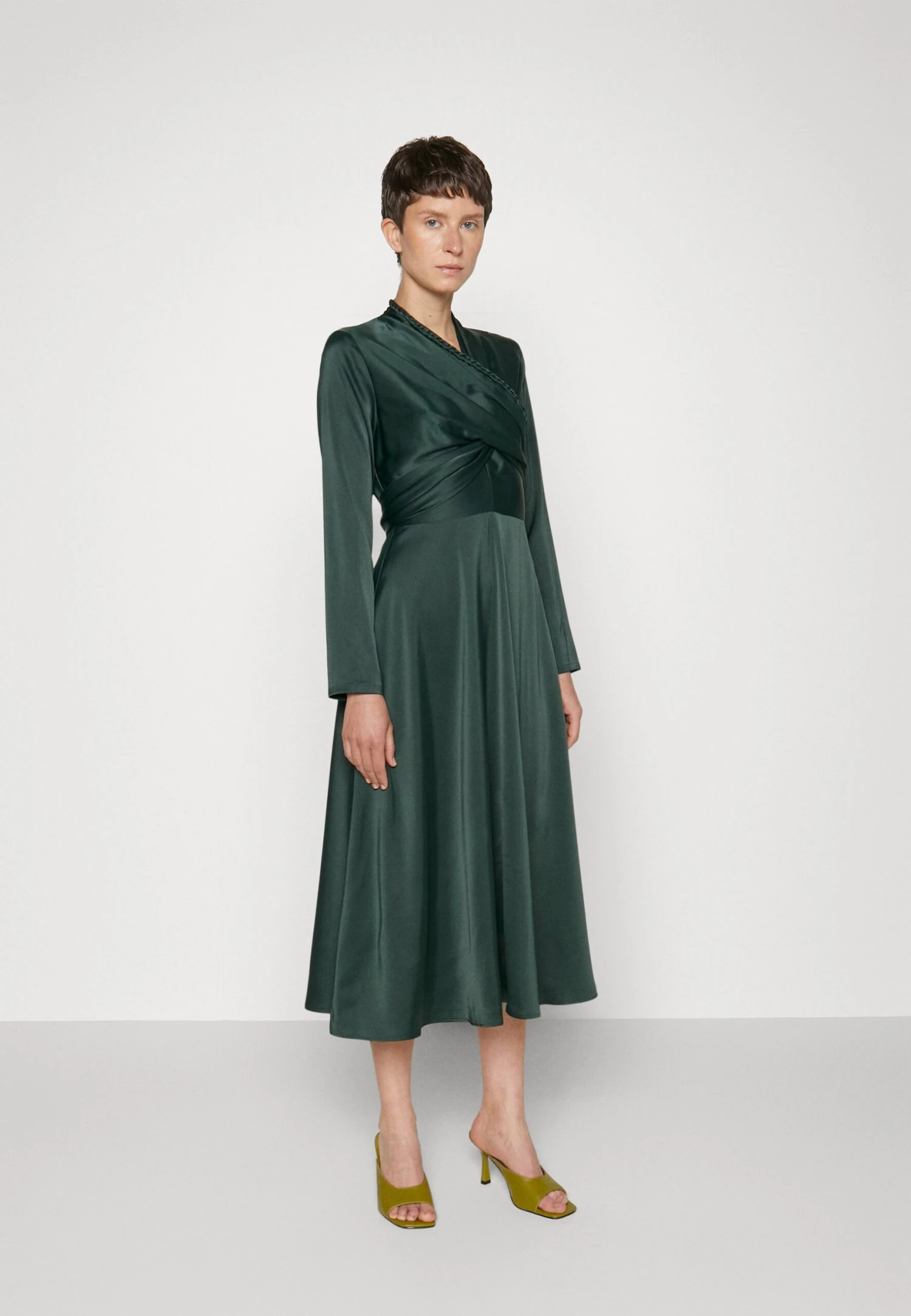 Dola Dress - Cocktailjurk - Green 3 Dola Dress - Cocktailjurk - Green - Afbeelding 3