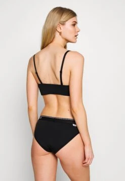 One Micro - Slip - Black -Only Mode Winkel cfebd12a6c1e40539fef49c0c7c9ec49