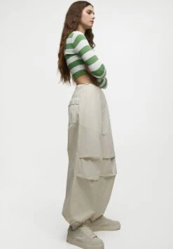 PULL & BEAR Loose-Fit Parachute- Broek - Beige -Only Mode Winkel d1dc347f545d48f996081adb66a097bd