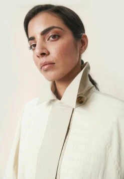 Soaked In Luxury Slellen - Halflange Jas - Sandshell -Only Mode Winkel d29961d844b64b92be79291fe1f5fc29