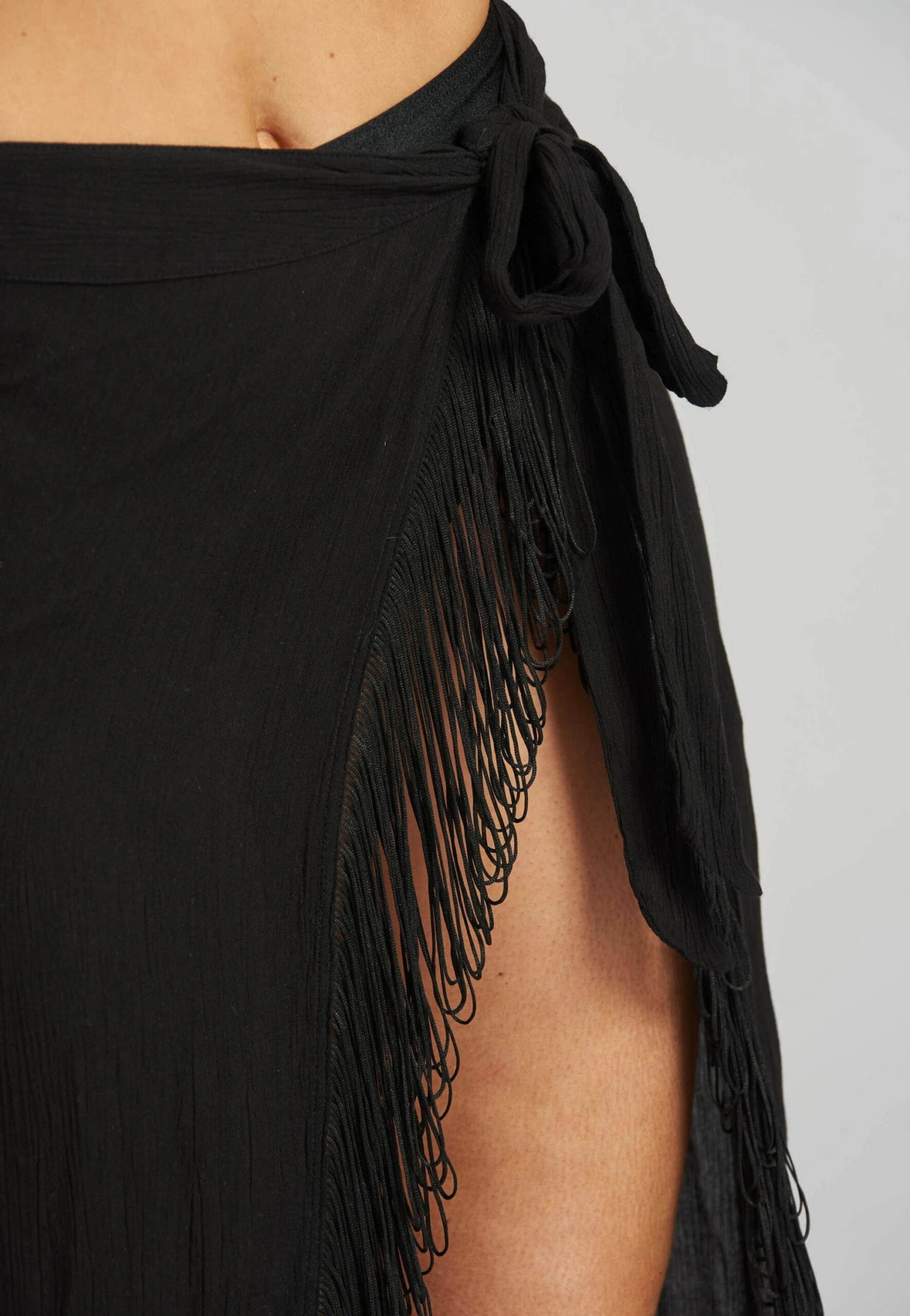 South Beach Sarongs/Pareos Crinkle Tassle Sarong - Strandaccessoire - Black 4 South Beach Sarongs/Pareos Crinkle Tassle Sarong - Strandaccessoire - Black - Afbeelding 4