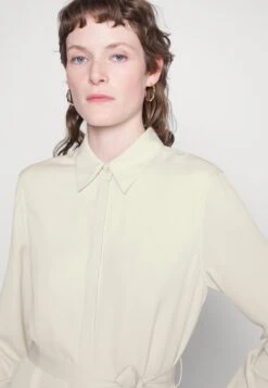 Calvin Klein Recycled Shirt Dress - Jurk - Chalk 11 Calvin Klein Recycled Shirt Dress - Jurk - Chalk -Only Mode Winkel d30e13a41c1e462e80eab47f8cbdcd57
