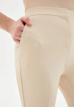 Amanda - Broek - Vanilla -Only Mode Winkel d3aea0ca486a42b58663b080940e83ae