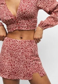 PULL & BEAR Floral Print - A-Lijn Rok - Mottled Dark Red -Only Mode Winkel d46afcfcaa304090af65c04f898e7fe0