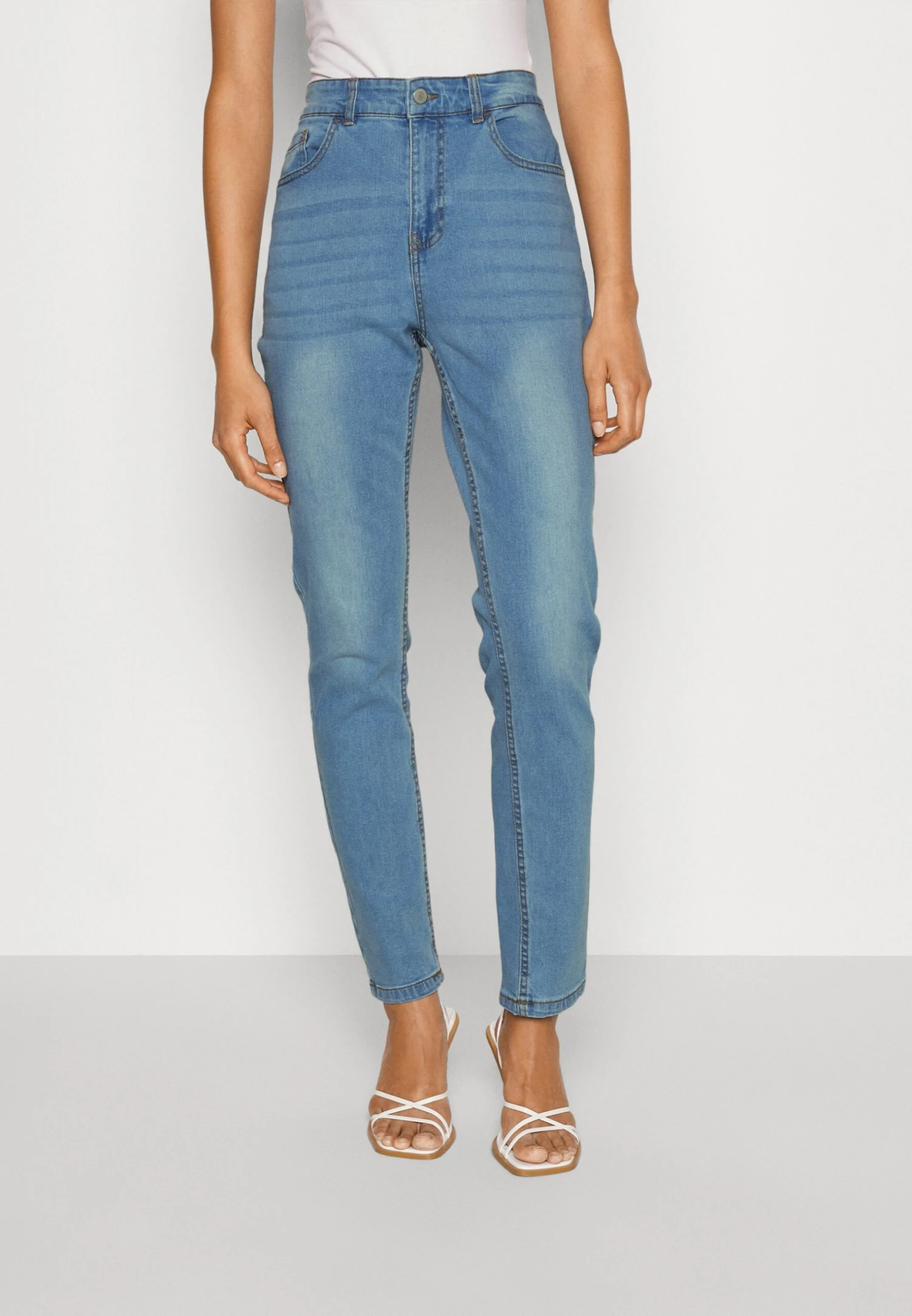 Denim Project Wida Mom - Relaxed Fit Jeans - Light Blue 1 Denim Project Wida Mom - Relaxed Fit Jeans - Light Blue