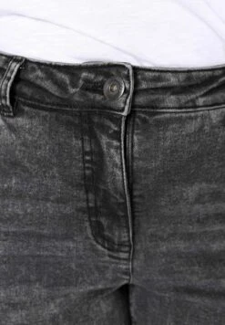 Culotte - Straight Leg Jeans - Schwarz 21 Culotte - Straight Leg Jeans - Schwarz -Only Mode Winkel d65f3bd925164717a282561eaddc0653