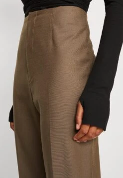 HOPE Draw Trousers - Broek - Khaki -Only Mode Winkel d66d196e74c84e4889c7239994de8571