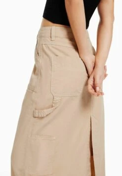 BERSHKA Carpenter - Maxirok - Sand -Only Mode Winkel d6ccdaab27fd4f878b5b149435a519b9