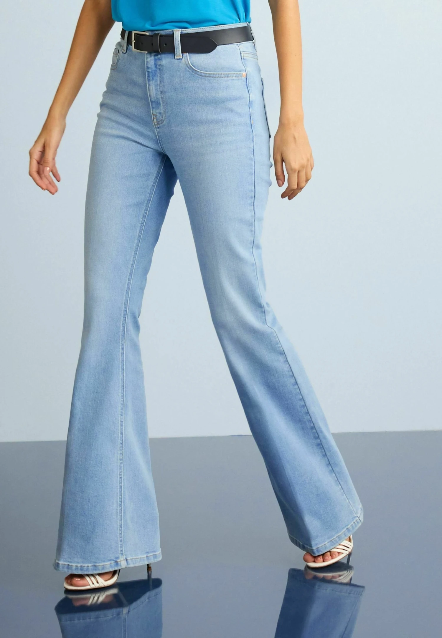 Next Stretch Standard - Flared Jeans - Bleach Wash 3 Next Stretch Standard - Flared Jeans - Bleach Wash - Afbeelding 3