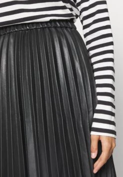 B.young Dasama Skirt - Plooirok - Black 13 B.young Dasama Skirt - Plooirok - Black -Only Mode Winkel da51c0f25b09447faee879d1f55111d4