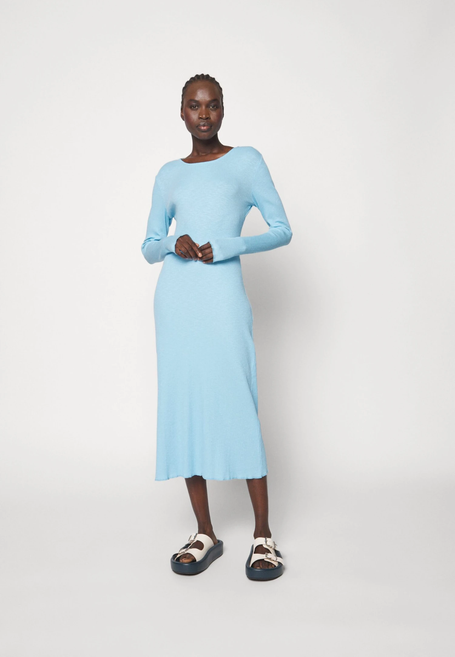 Holzweiler Tora Dress - Jerseyjurk - Blue 2 Holzweiler Tora Dress - Jerseyjurk - Blue - Afbeelding 2