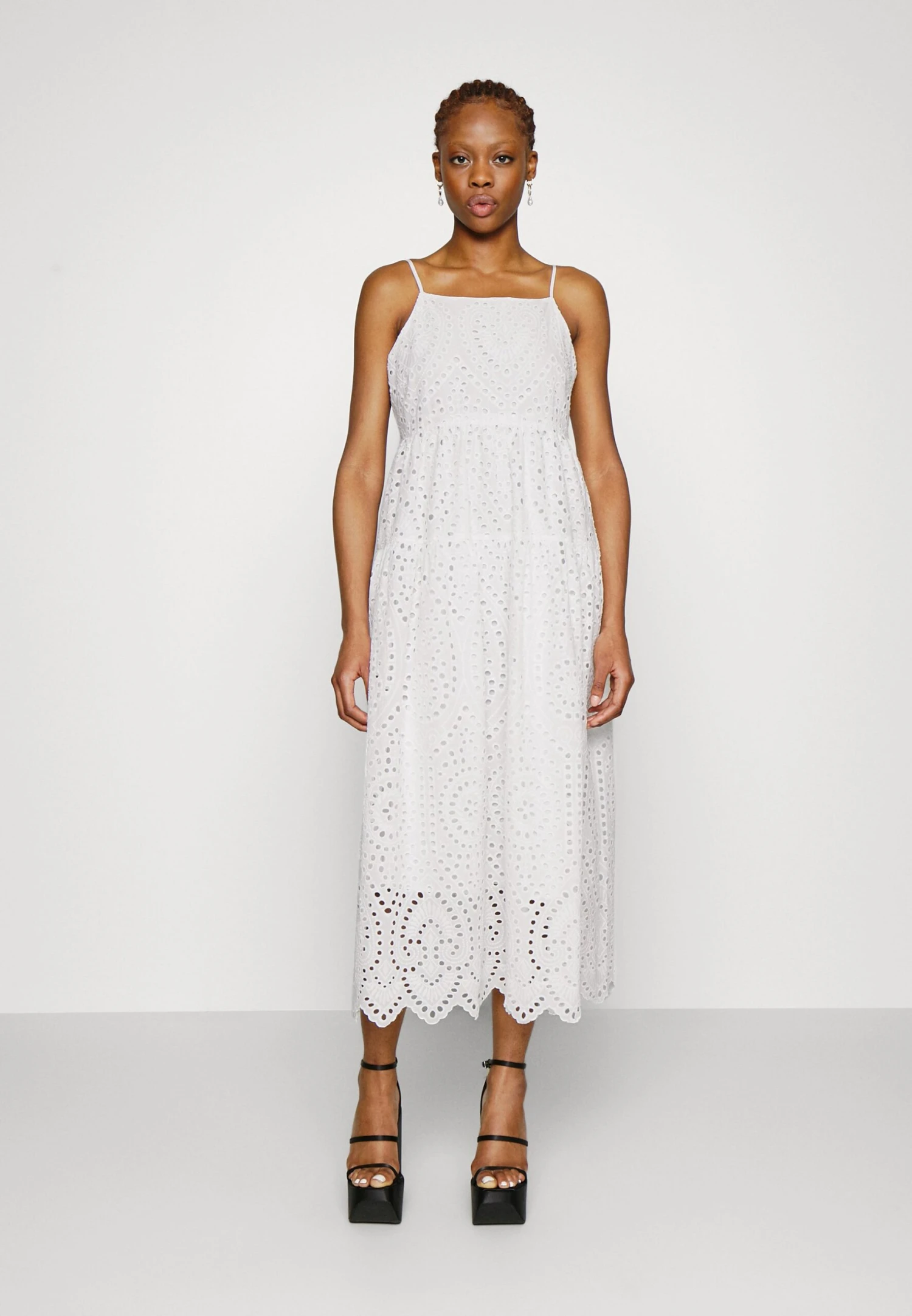 Yasmonica StrapDress- Cocktailjurk - Star White 1 Yasmonica StrapDress- Cocktailjurk - Star White