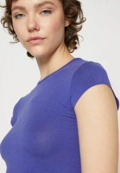 BDG Urban Outfitters Slinky Cap Sleeve T - T-Shirt Basic - Blue -Only Mode Winkel dc6e549beb924e929b56fd3816479234