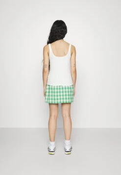Vero Moda Petite Mini Skirt- Minirok - Bright Green/Birch -Only Mode Winkel dcfbb7a8e5fc434ab8bf278efdc646c0