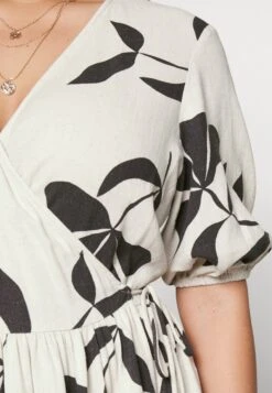Slframi Short Wrap Dress - Jurk - Sandshell -Only Mode Winkel dd64fc6007f94239a5daf3f0939e8e31