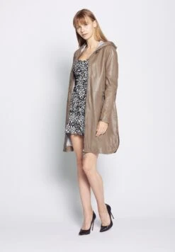 Maze Mit Kapuze - Halflange Jas - Mud 8 Maze Mit Kapuze - Halflange Jas - Mud -Only Mode Winkel de4fb7a641424522af8012ca2b742cdc