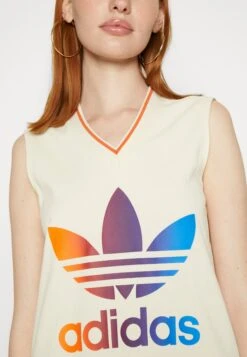 Adidas Originals Adicolor 70S V Neck Dress - Jurk - White -Only Mode Winkel df514db2cdf44a41a5cf8f26df882e05