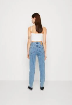 Pieces Pckesia Mom- Relaxed Fit Jeans - Light Blue Denim 8 Pieces Pckesia Mom- Relaxed Fit Jeans - Light Blue Denim -Only Mode Winkel e171cc6ab00e43b181ee0c52725659bd