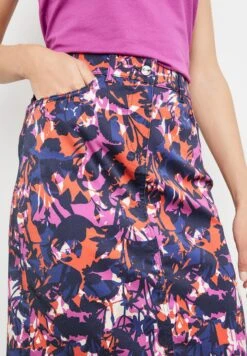 Gerry Weber Kurz Gemusterter - Jeansrok - Blau/Lila/Pink Druck 9 Gerry Weber Kurz Gemusterter - Jeansrok - Blau/Lila/Pink Druck -Only Mode Winkel e394c69a1d6a4f84840a35ac4bd7a2d2