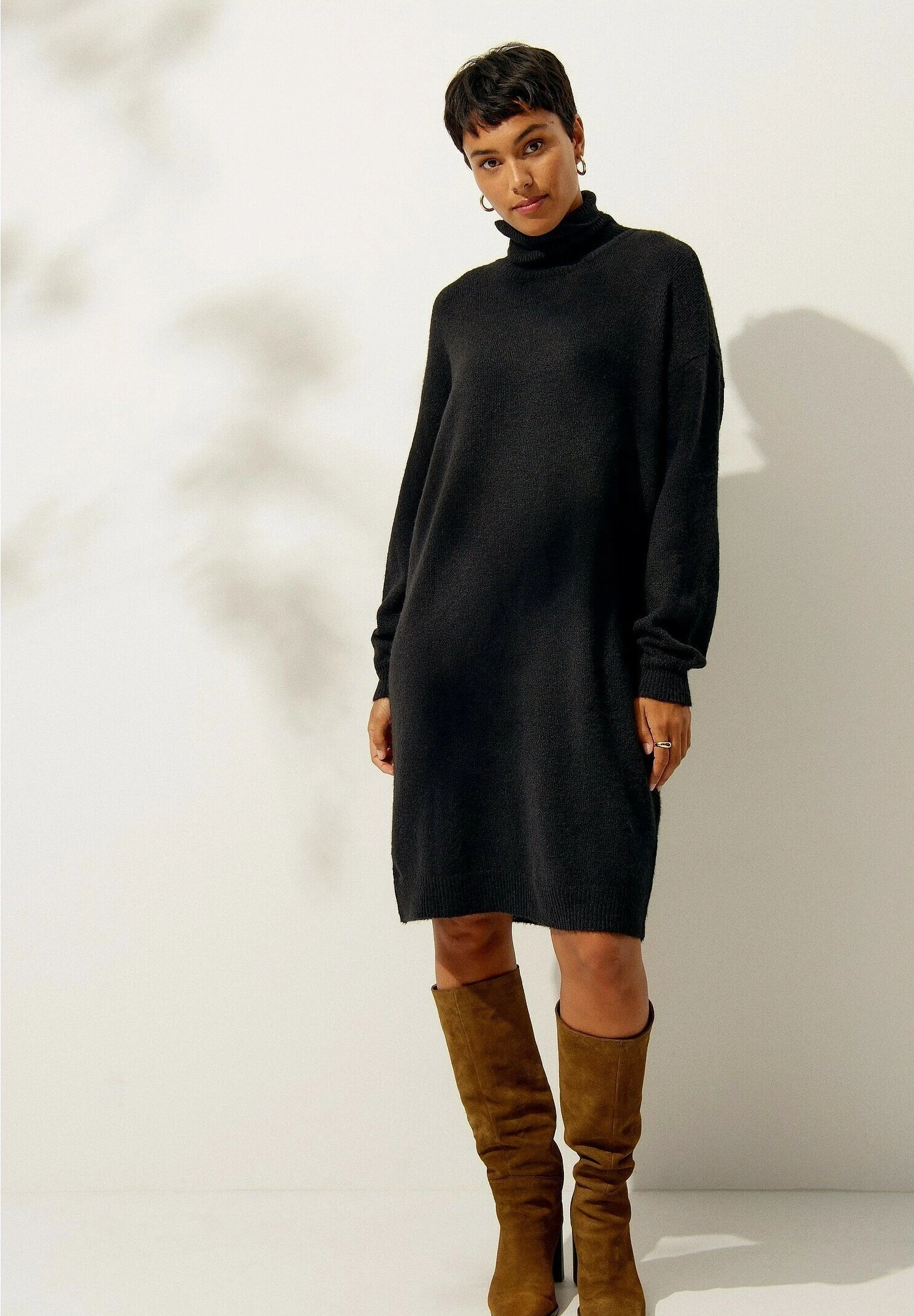 Sabina - Gebreide Jurk - Schwarz 2 Sabina - Gebreide Jurk - Schwarz - Afbeelding 2