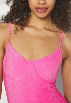 GOOD AMERICAN Sparkle Show Off One Piece - Badpak - Neonpink -Only Mode Winkel e48113d441b44a3bb66ed7b9482c01fe