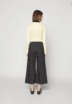 By Malene Birger Luisa - Broek - Black 10 By Malene Birger Luisa - Broek - Black -Only Mode Winkel e55314dce31b4a75b12ac5f026df63ba