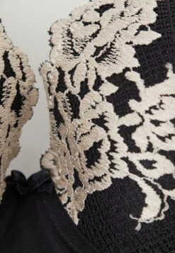 Intimissimi Sofia In Pretty Flowers - Beugel Bh - Black Ivory 11 Intimissimi Sofia In Pretty Flowers - Beugel Bh - Black Ivory -Only Mode Winkel e7496864555b4552a1ba2fa11c7bad91