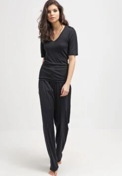 HANRO Woolen Silk- Hemd - Black -Only Mode Winkel e8585077e9354cb1a997a433459d2232