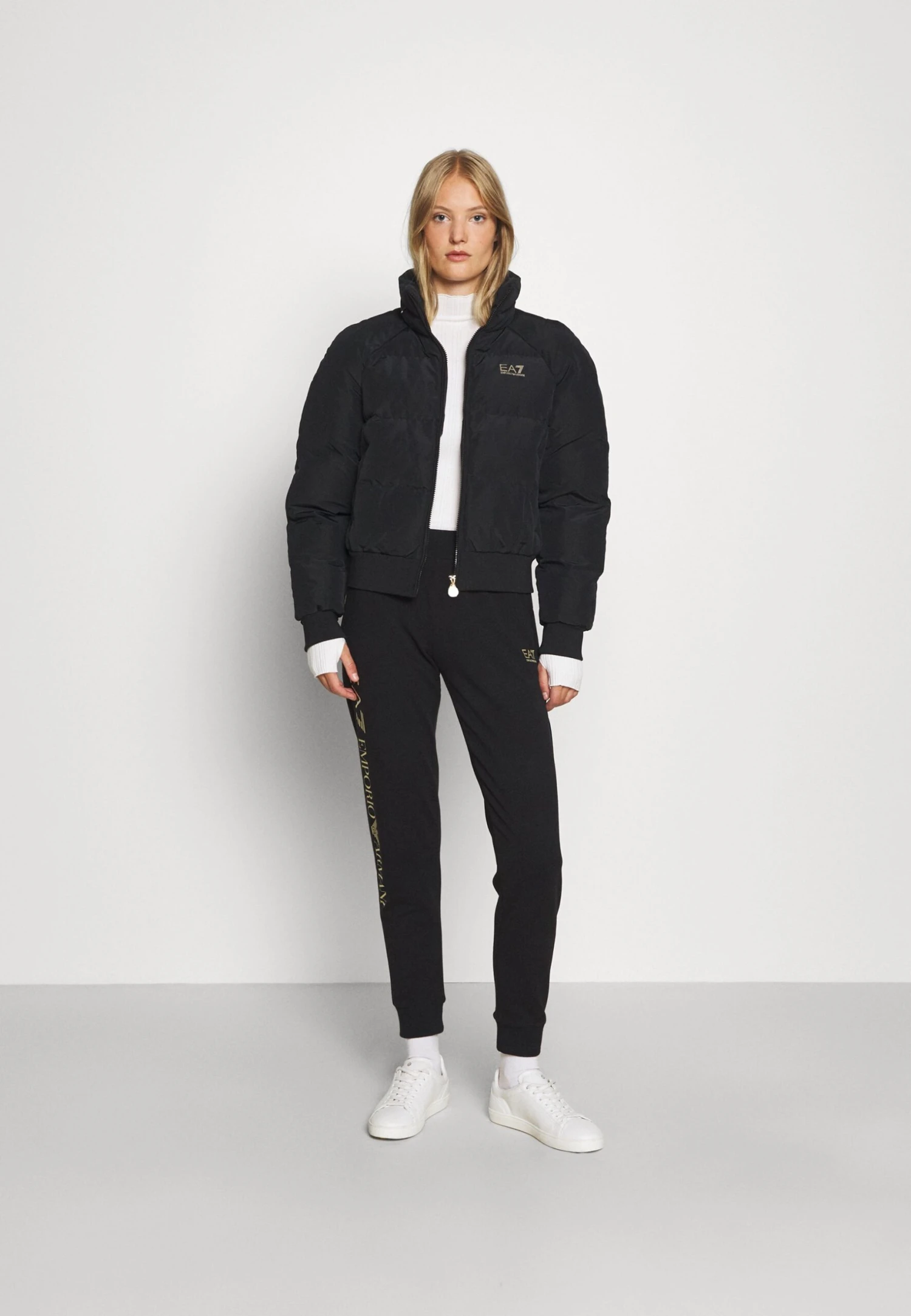 EA7 Emporio Armani Trouser - Trainingsbroek - Black/Light Gold 2 EA7 Emporio Armani Trouser - Trainingsbroek - Black/Light Gold - Afbeelding 2