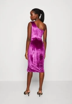 Wal G Gigi Midi - Cocktailjurk - Purple -Only Mode Winkel e894e885602044049ab0e9e6202a9d52
