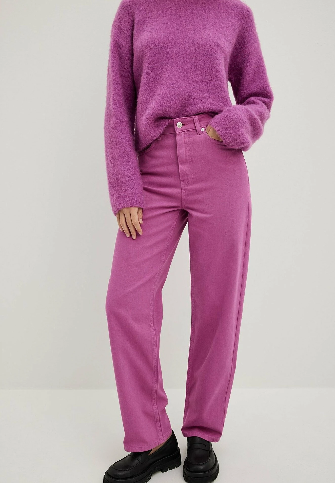 NA-KD Geschnittene- Straight Leg Jeans - Pink 1 NA-KD Geschnittene- Straight Leg Jeans - Pink