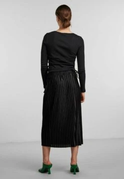 Pieces Rock - Plooirok - Black 7 Pieces Rock - Plooirok - Black -Only Mode Winkel ec32ed14992d4907862108201a0a1a2f